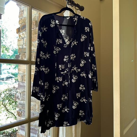 Rails flower navy dress with white flowers - Picture 2 of 3
